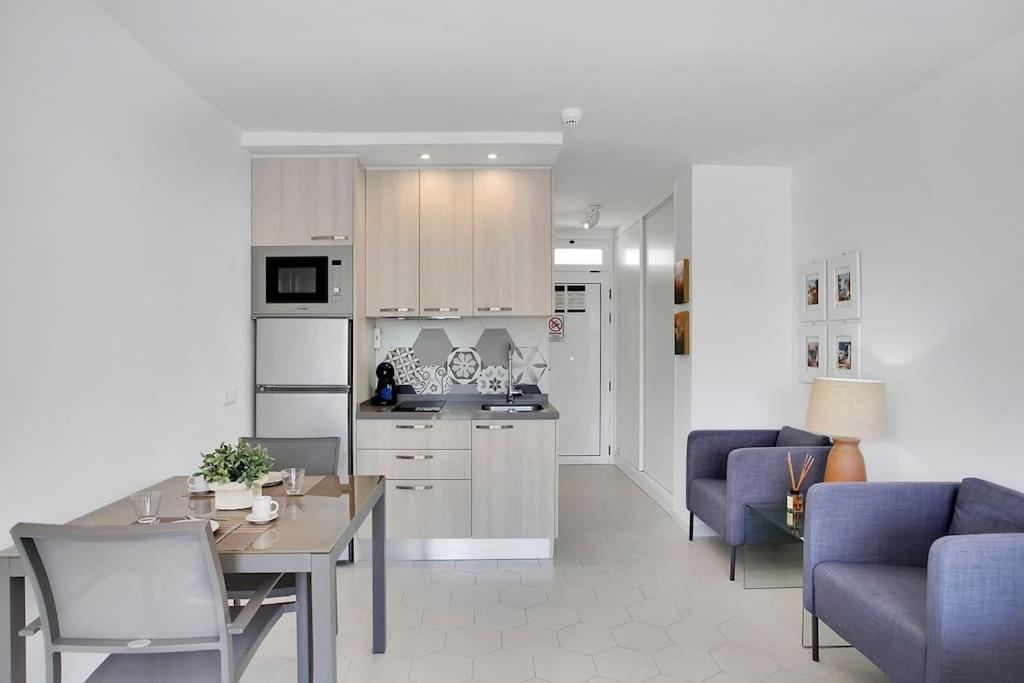 Alexander Apartment Playa De Las Americas Экстерьер фото