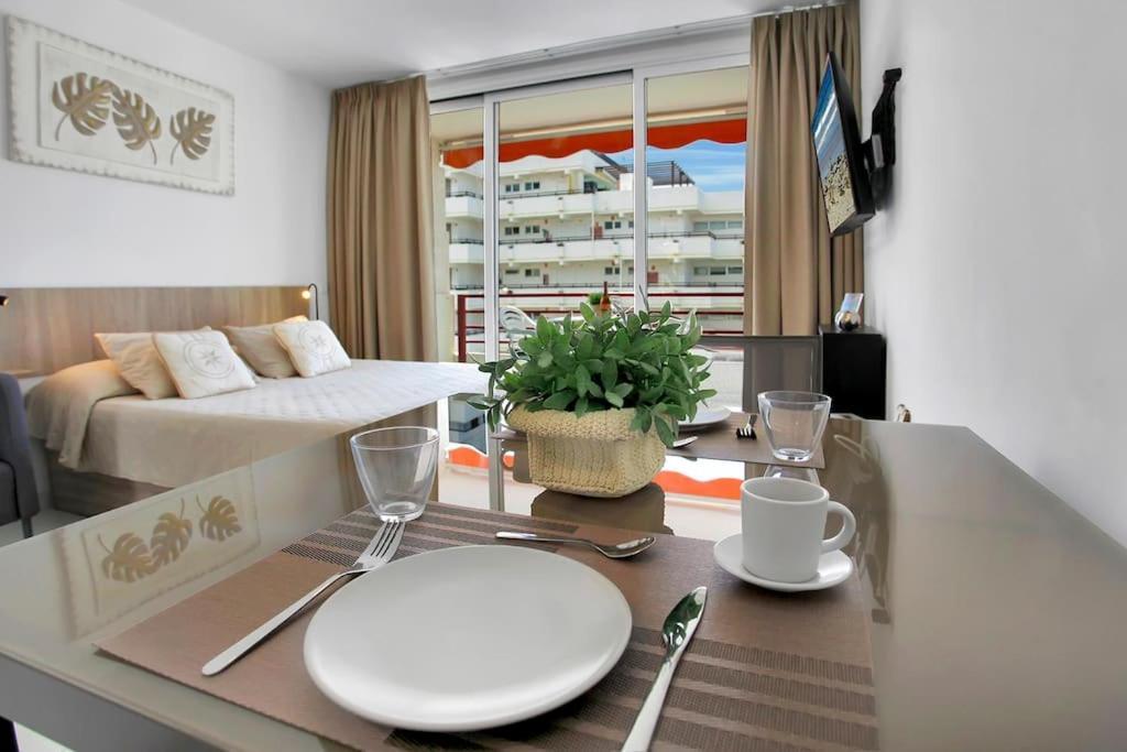 Alexander Apartment Playa De Las Americas Экстерьер фото